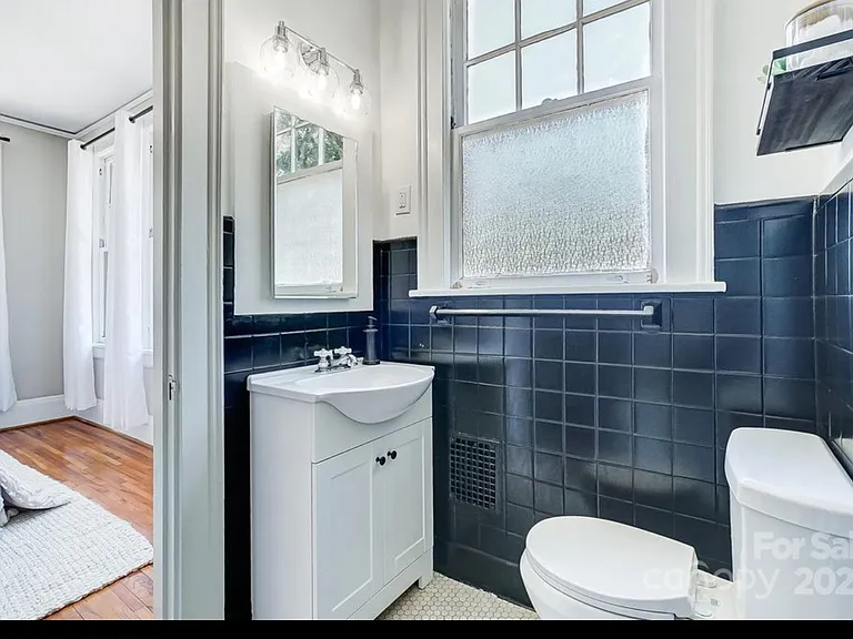 1217 S York St — Photo 12