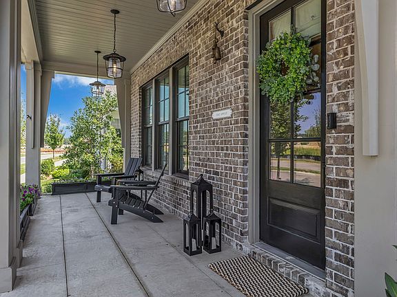 5th image of 265 Stephens Valley Blvd