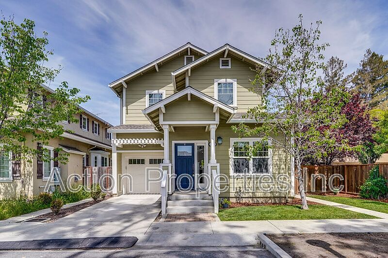 1st image of 679 Chiquita Ave