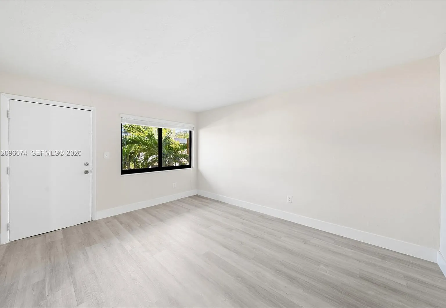 1310 W 29th St — Photo 3