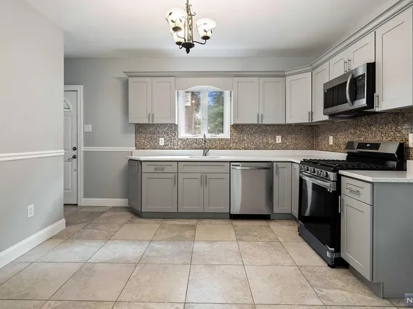 502 W Lookout Ave, Hackensack, NJ 07601