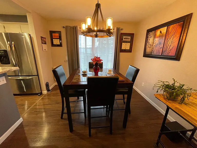 555 NW Fairhaven Dr — Photo 15