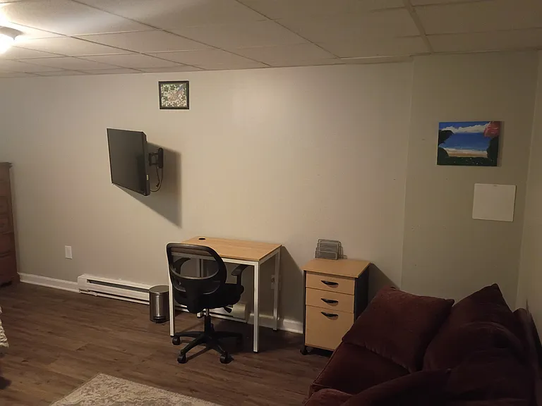 906 Colonial Dr — Photo 3