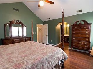 3935 White Oak Ln, Lilburn, GA 30047