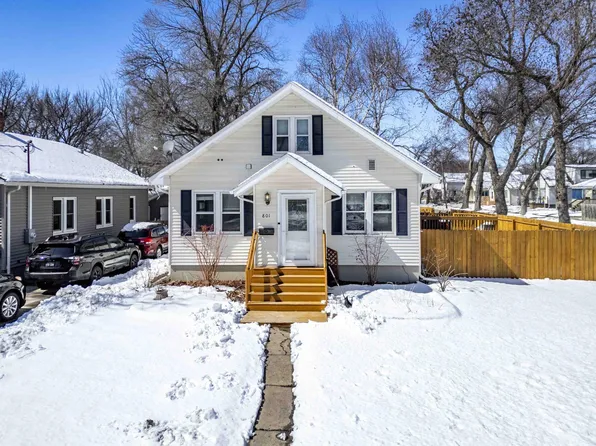 801 15th St S, Fargo, ND 58103