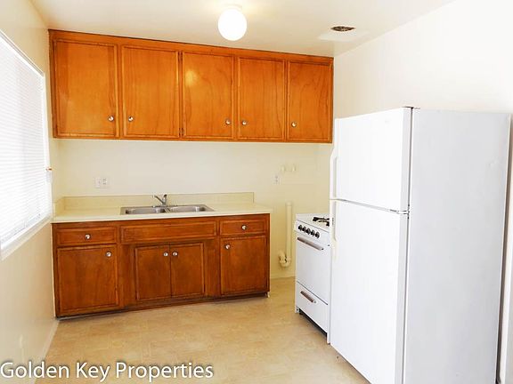 2nd image of 710 N Clementine St APT D
