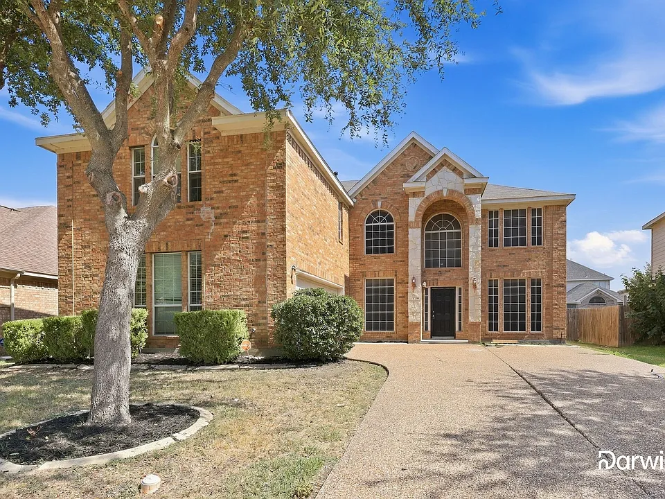 736 Mulberry Ln