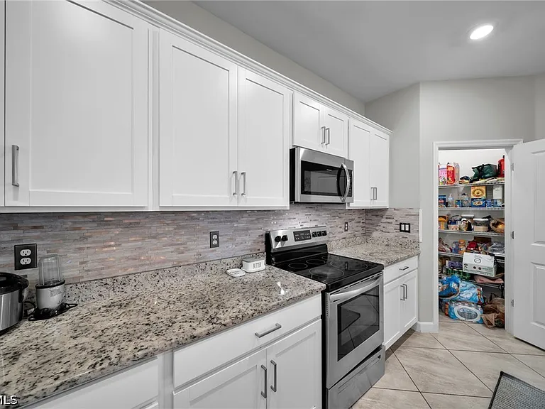 13846 Pine Lodge Ln — Photo 16