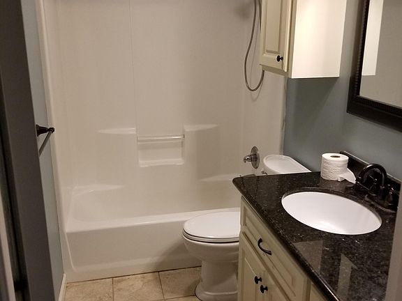 4th image of 105 Arkansas St