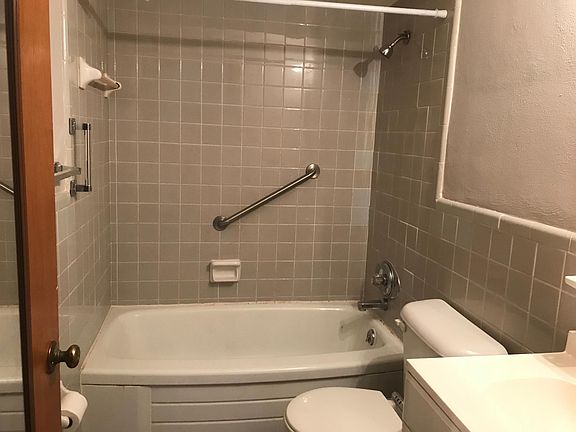 3rd image of 606 Wooddell Ct #606