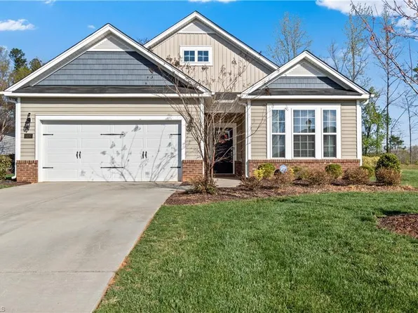 5237 Garnet Hill Dr, Clemmons, NC 27012