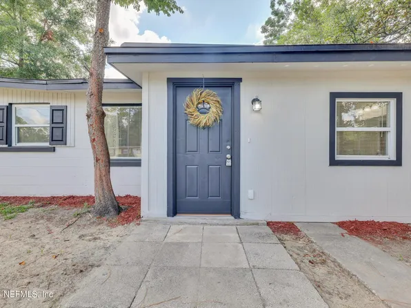 10511 DONIPHAN Drive, Jacksonville, FL 32218