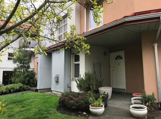 930 N Park St #2, Victoria, BC V8T 1C6