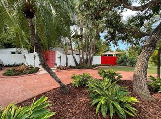 125 Woodcrest Ln, Key Biscayne, FL 33149