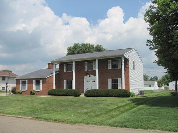 2nd image of 140 Claren Dr