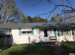 401 S McDonough St, Colchester, IL 62326