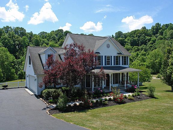 5th image of 215 Marquise Dr