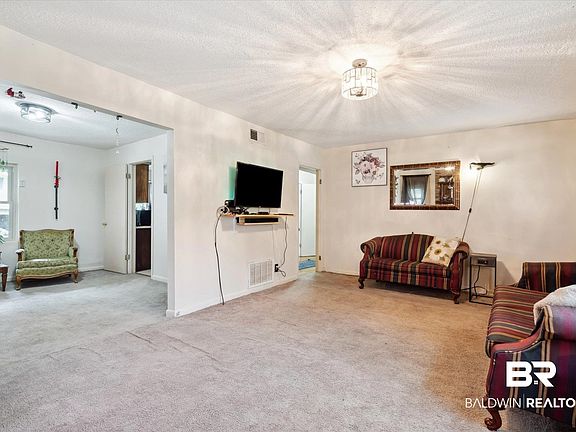 2nd image of 4851 Lesure Rd