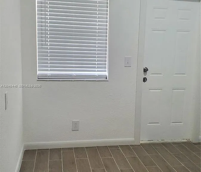 905 SW 4th Ter #E — Photo 1