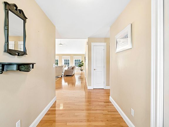 4th image of 45 Sand Point Lane #45