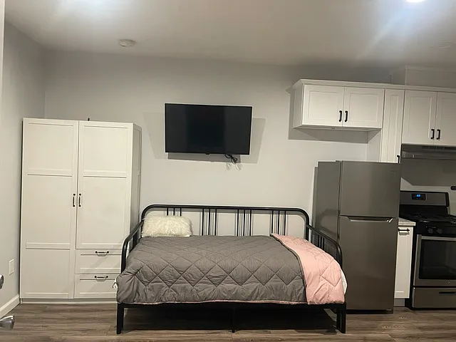 11301 Miranda St #2