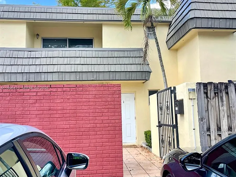 8423 SW 137th Ave #8423 — Photo 1
