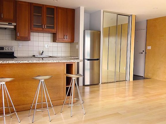 5th image of 1090 Montgomery St APT 304
