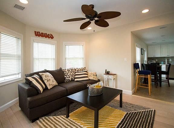 3rd image of 407 Wiggins St #2