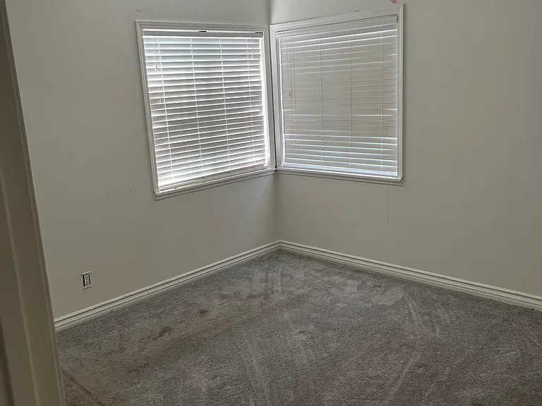 10148 Independence Ave — Photo 12