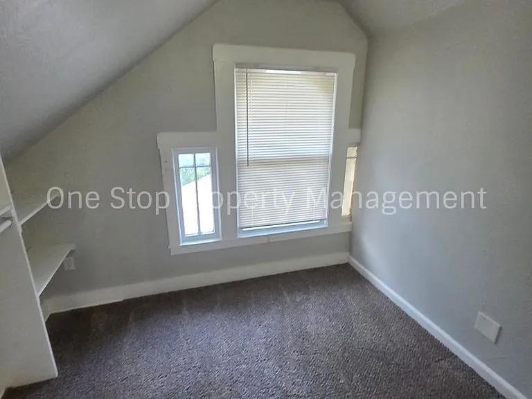 7111 Brooklyn Ave — Photo 20