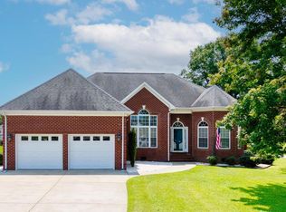 312 Stonehenge Dr, Dunn, NC 28334