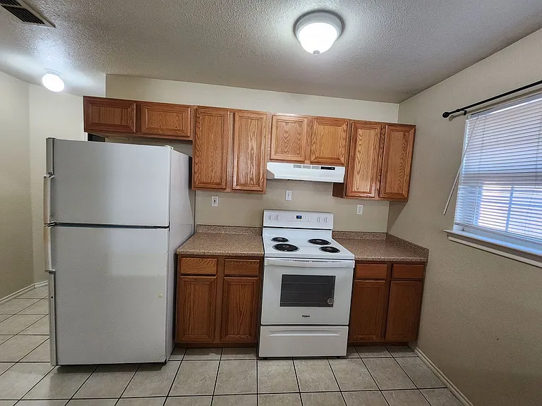 1146 Misty Acres Dr — Photo 4