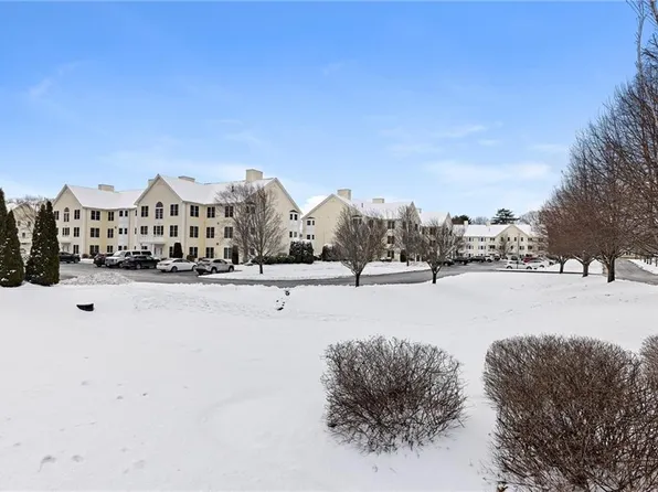 45 Saw Mill Dr Unit 207, North Kingstown, RI 02852