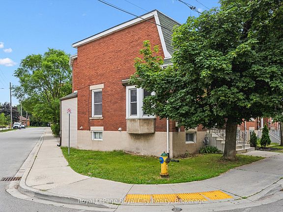 3rd image of 90 Neeve St