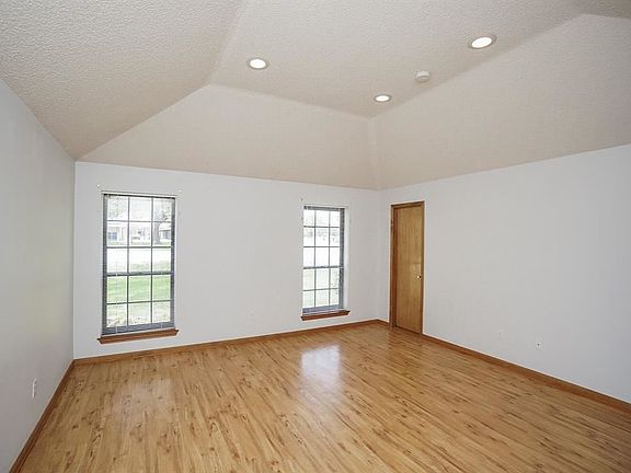 5th image of 3607 Margaret St