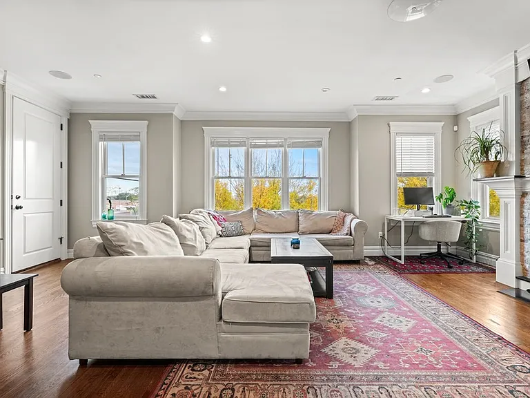 3 M St #6 — Photo 2