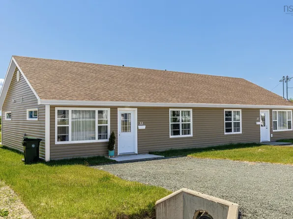 33/35 Maple St, Cape Breton, NS B1H 4L9