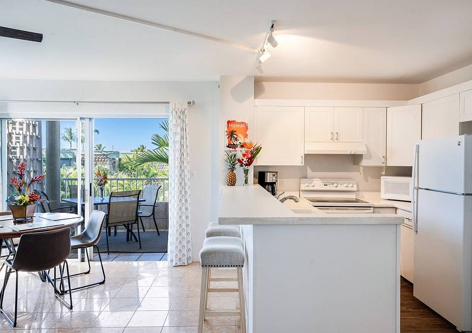 1st image of 75-6016 Alii Dr APT 304