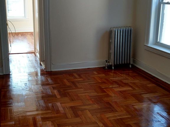 Seperate bedroom,two large closets .deep soaking tub. In tiled bath.with window.