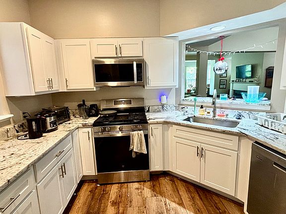 4th image of 5936 McPherson Ave #1