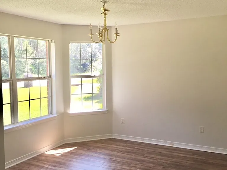 4266 Lancaster Dr — Photo 2