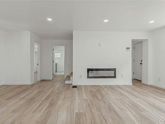 3rd image of 108 W Remington St