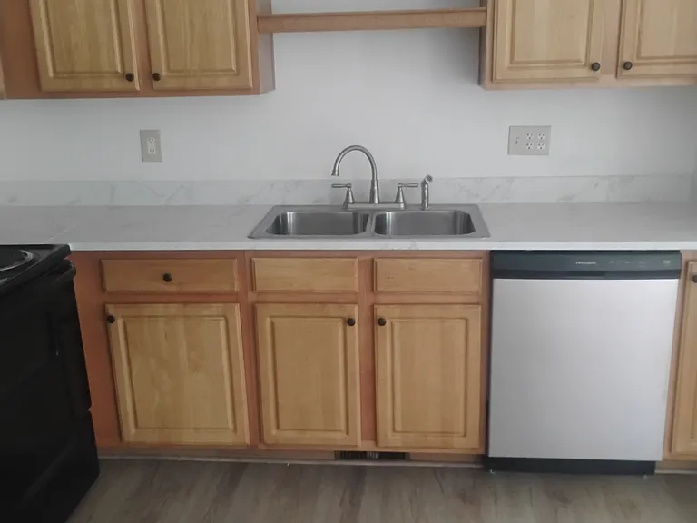 512 Flaherty Ave — Photo 8