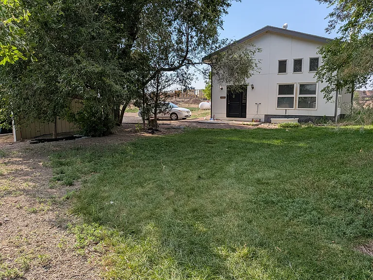 3617 W F St — Photo 22