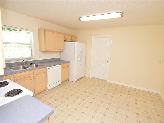 4th image of 1382 Laurel Hill Dr