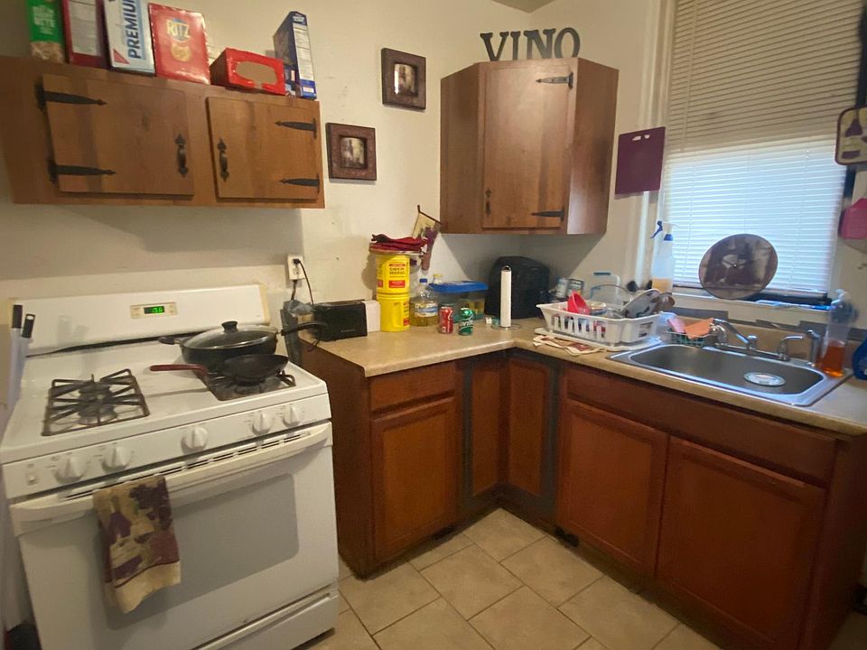 2nd image of 4120 N 8th St