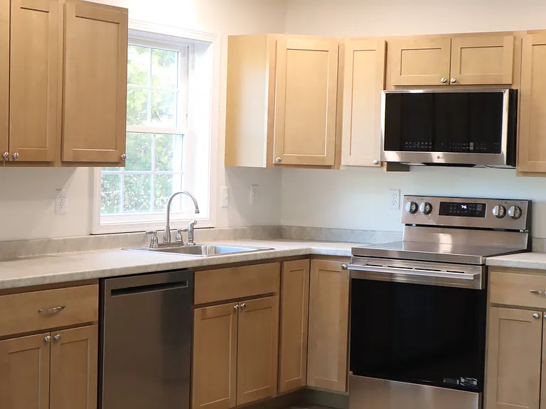 428 Turner St #4 — Photo 2