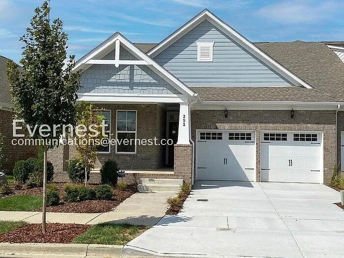 252 Tanglewood Ln — Photo 1