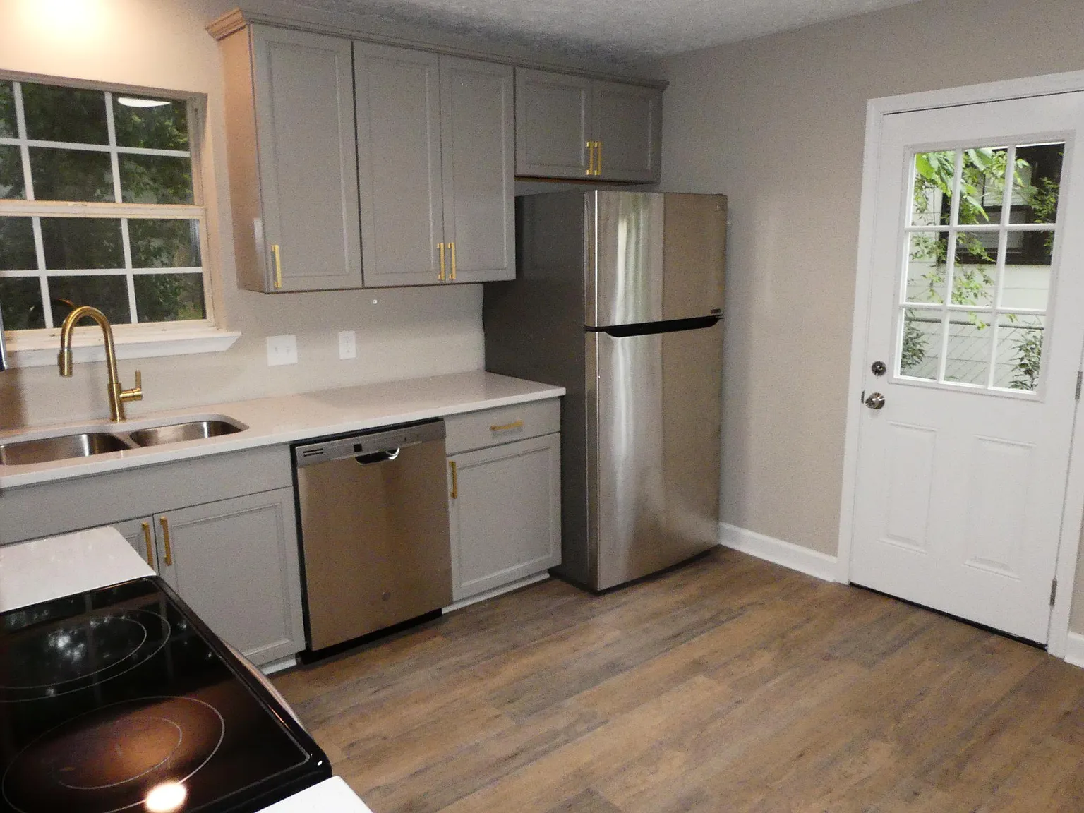 2 bed, 1.5 bath, 800 sqft, $1,395 — Photo 3