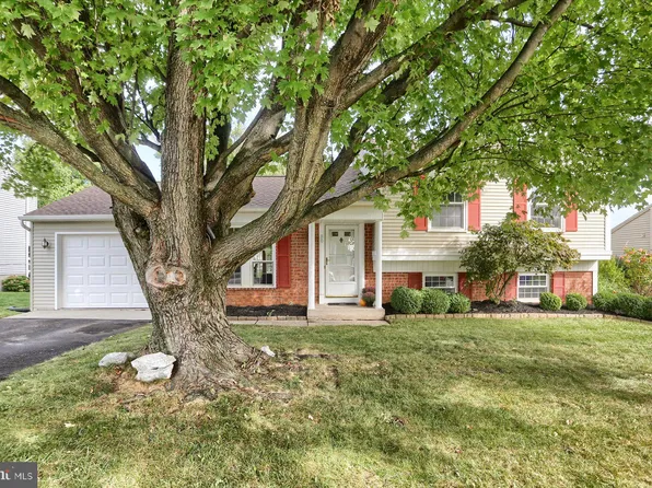 80 Honeysuckle Dr, Mechanicsburg, PA 17050